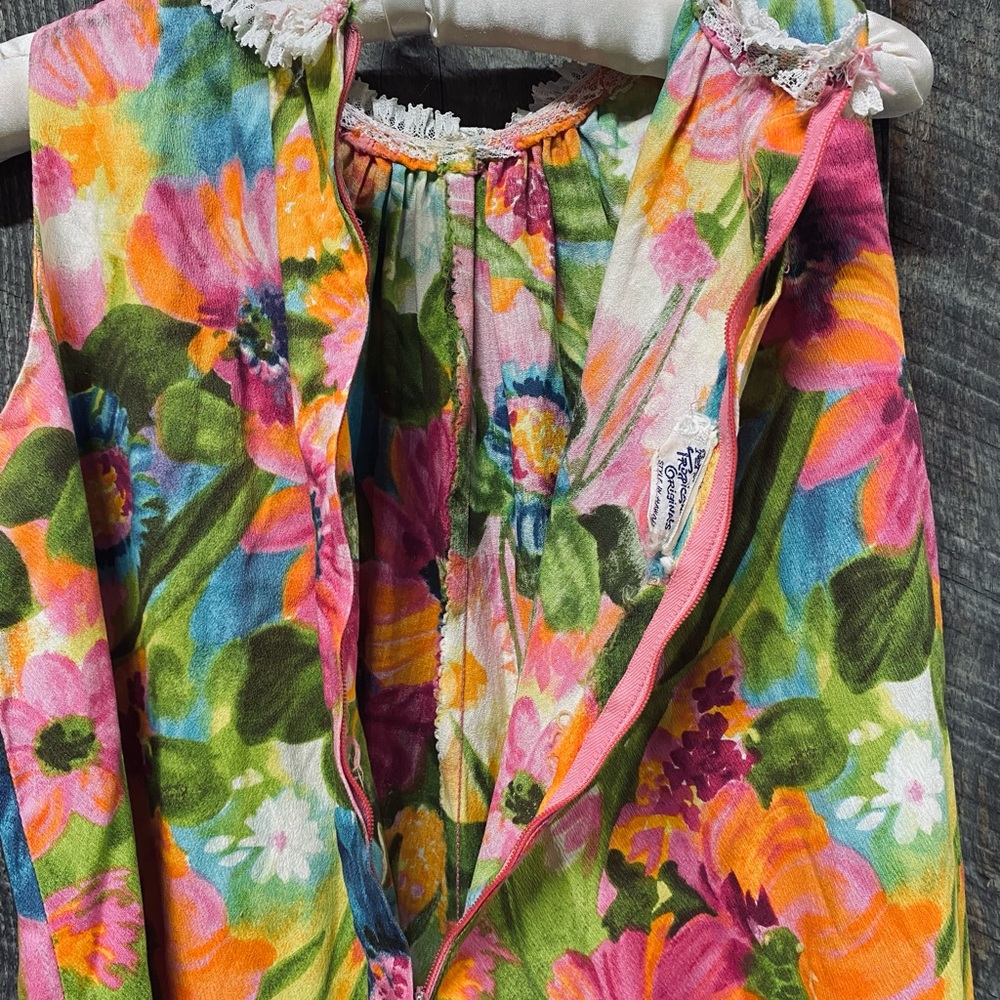 Vintage Floral Hawaiian Dress - Picture 7 of 7